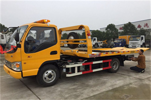 兴海哪里有拖车服务